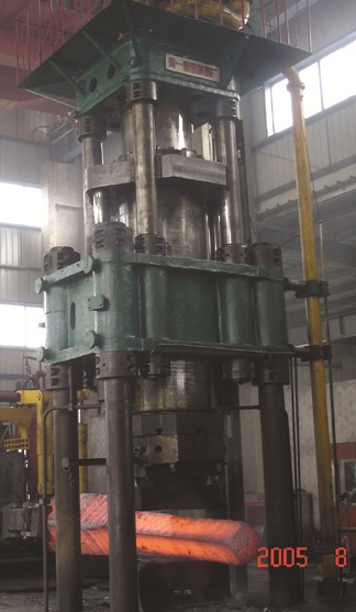 缸動式鍛造油壓機